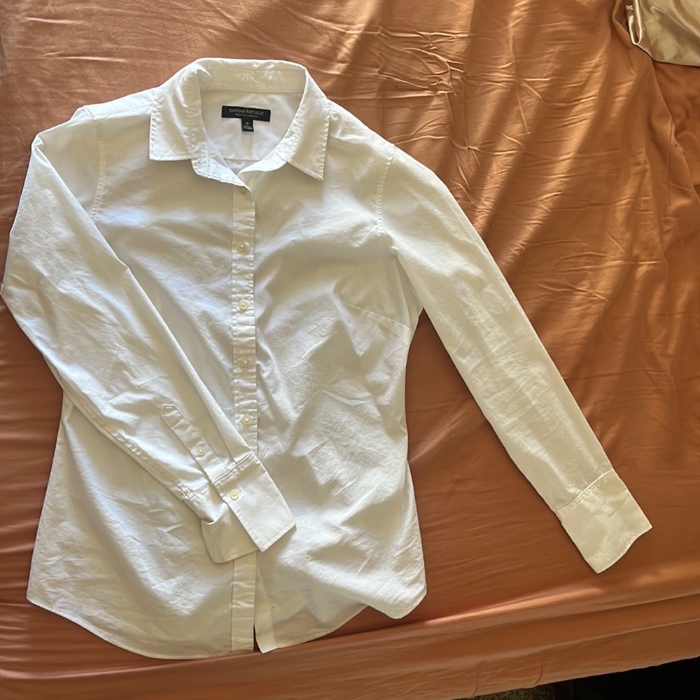 Banana Republic Fitted White Button Down